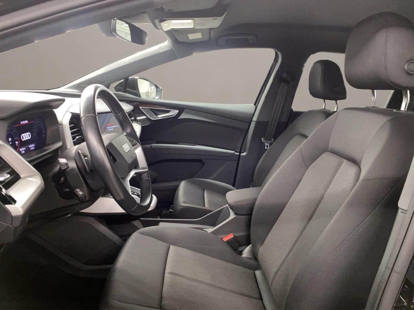 Bild über Audi Q4 e-tron 40 e-tron - für weitere Informationen kontaktieren Sie den Audi Partner