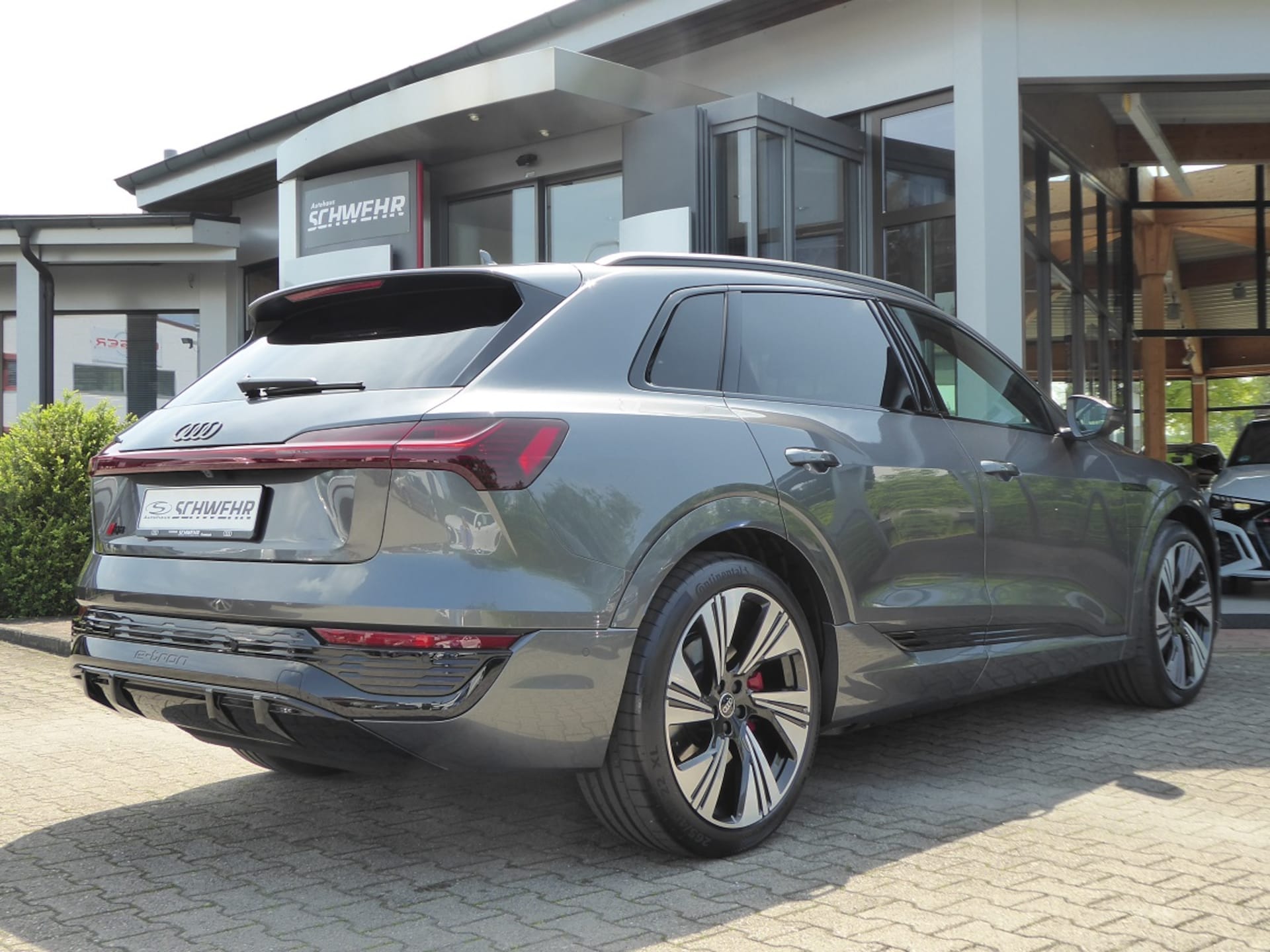 Audi Q8 e-tron S line
