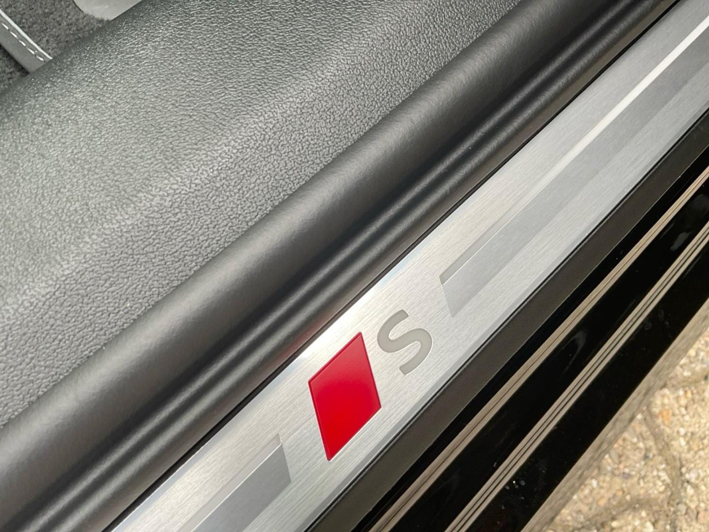 Bild über Audi A6 Avant TFSI quattro 270 kW S tronic - für weitere Informationen kontaktieren Sie den Audi Partner