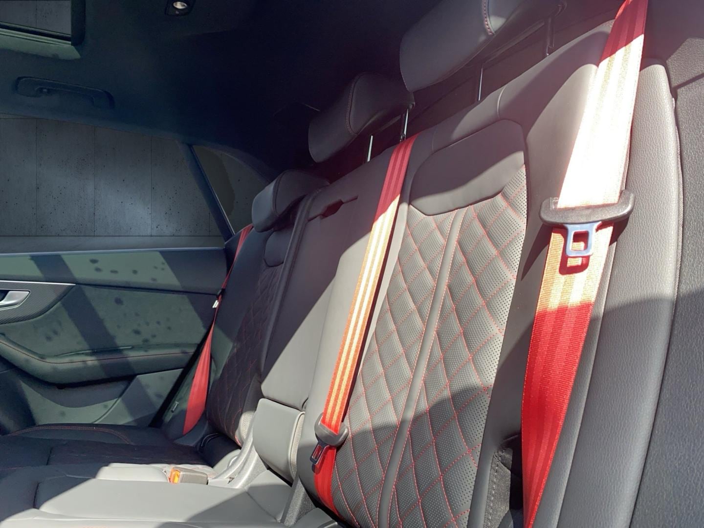 Bild über Audi Q8 SUV TFSI e S line business TFSI e quattro 360 kW tiptronic - für weitere Informationen kontaktieren Sie den Audi Partner