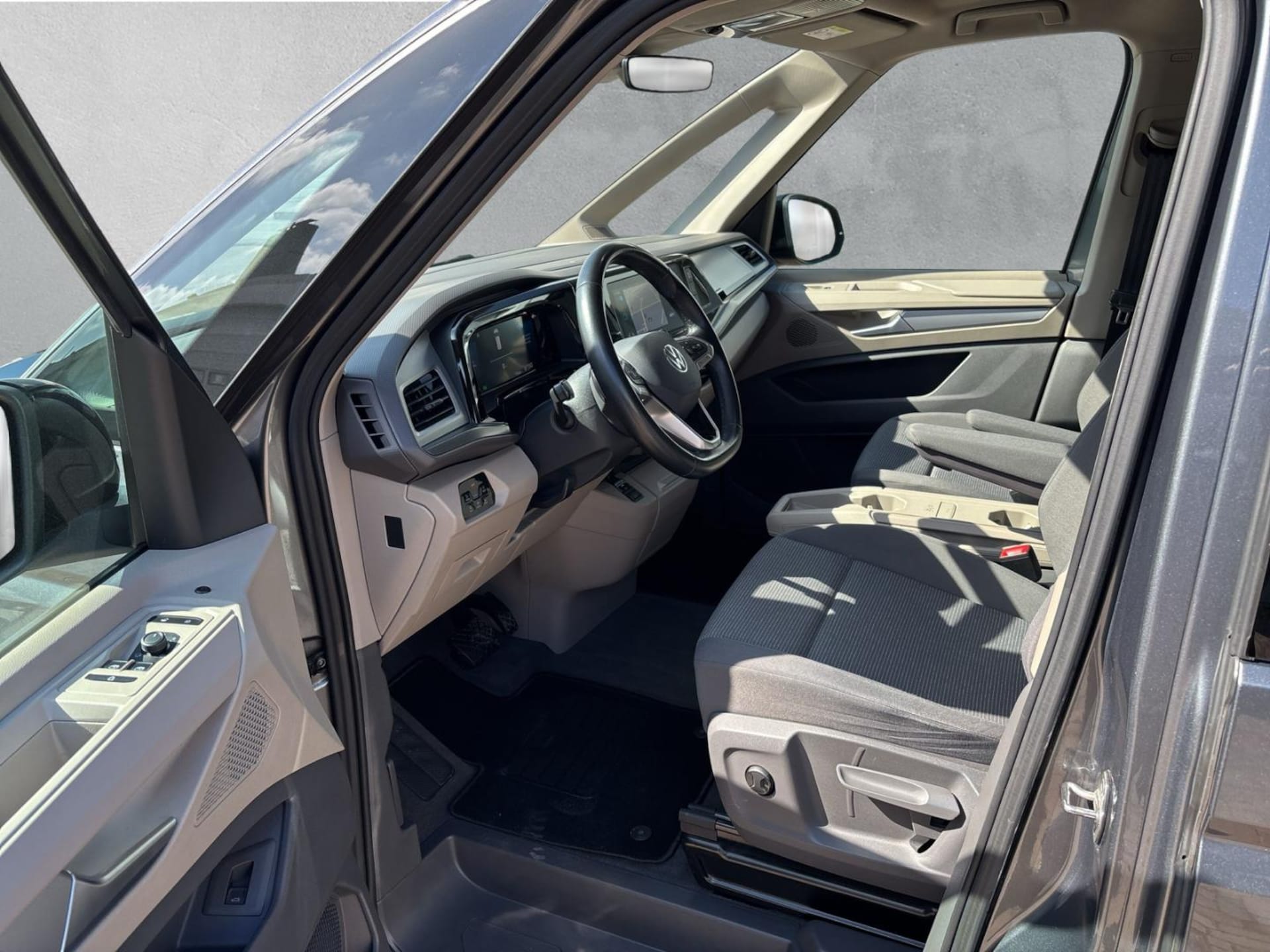 Volkswagen Multivan Basis-Modell