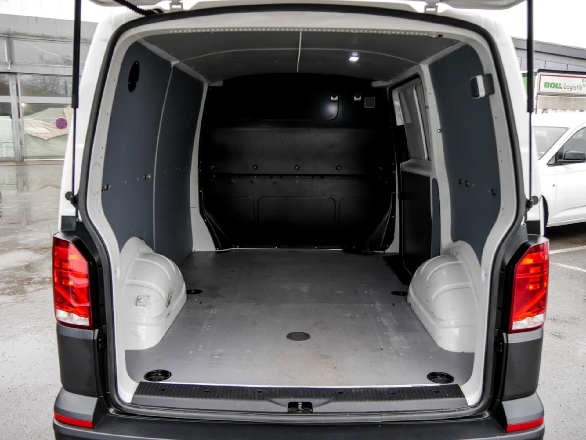 Volkswagen T6.1 Transporter Kasten kurzer Radstand