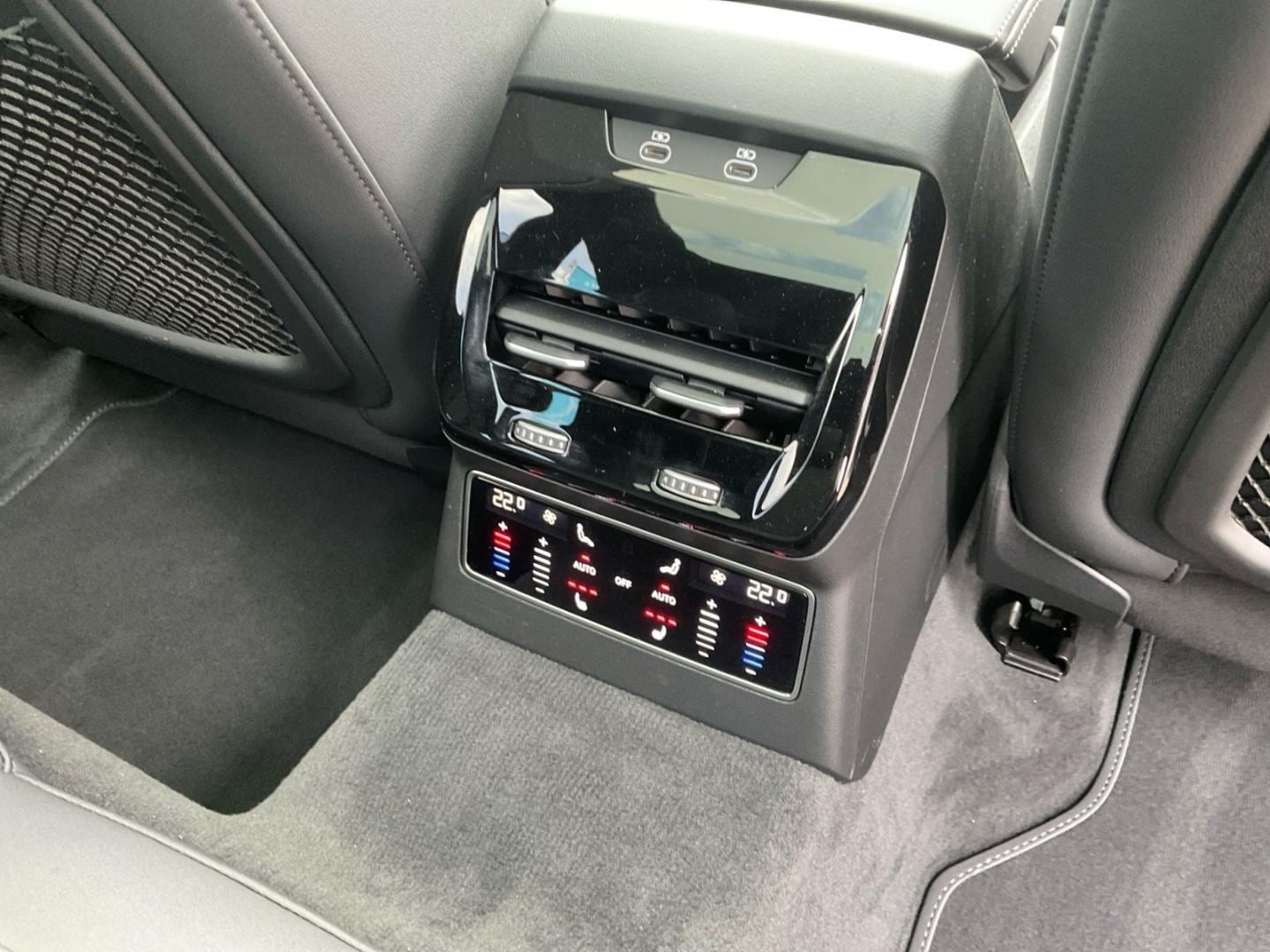 Bild über Audi A6 Avant TFSI quattro 270 kW S tronic - für weitere Informationen kontaktieren Sie den Audi Partner