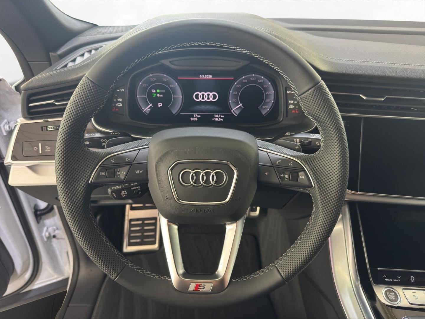 Bild über Audi Q8 SUV TFSI e S line business TFSI e quattro 290 kW tiptronic - für weitere Informationen kontaktieren Sie den Audi Partner