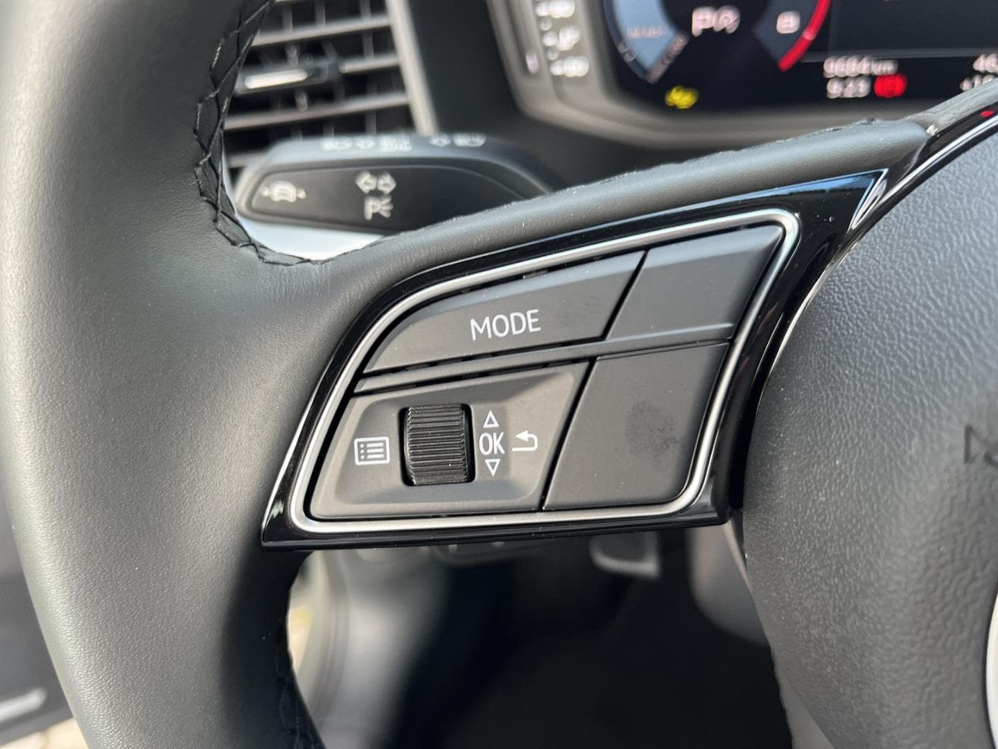 Bild über Audi A1 Sportback S line 25 TFSI S tronic - für weitere Informationen kontaktieren Sie den Audi Partner