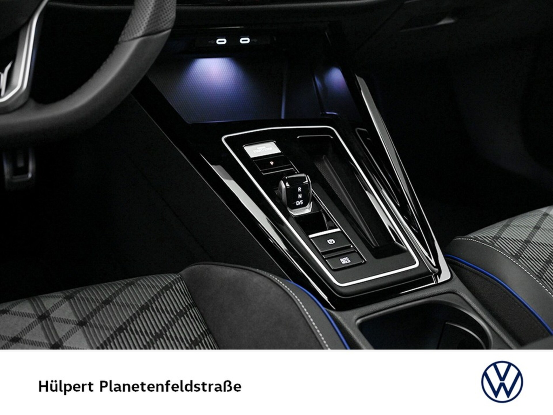 Volkswagen Golf R-Line