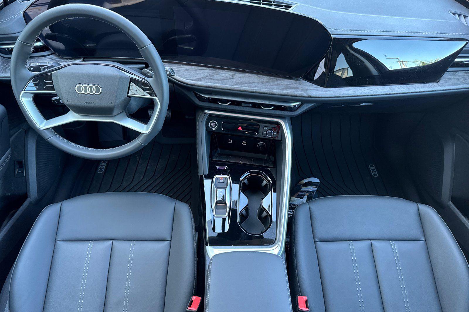 2025 Audi Q5 Premium - Photo 12