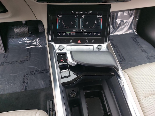 2024 Audi Q8 e-tron Premium Plus - Photo 22
