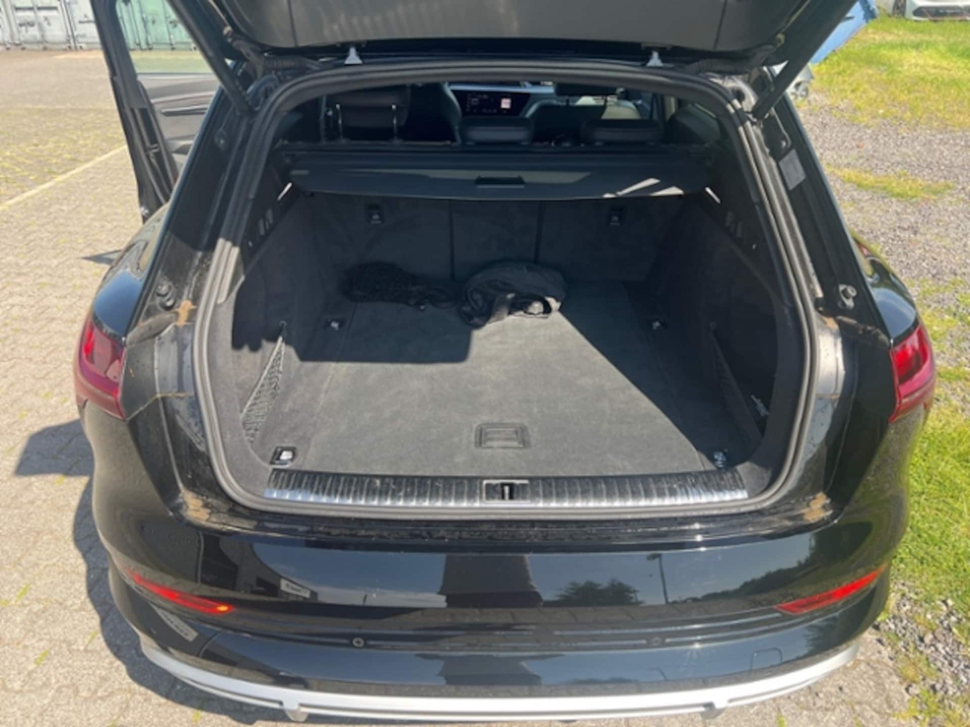 Audi e-tron S line