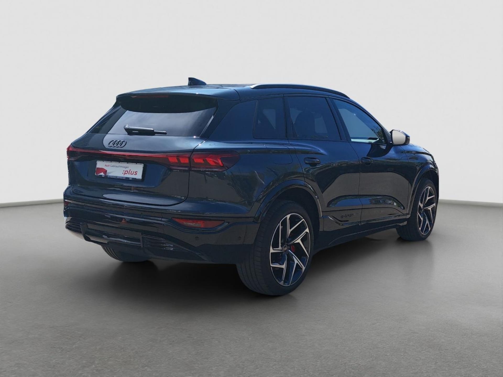 Audi SQ6 SUV e-tron