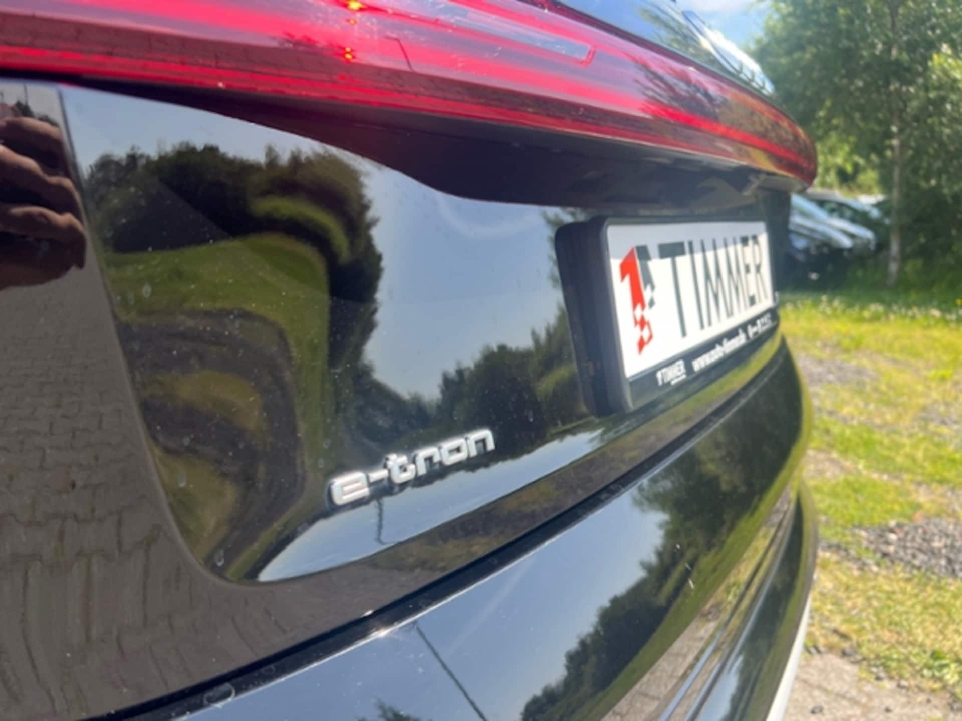 Audi e-tron S line