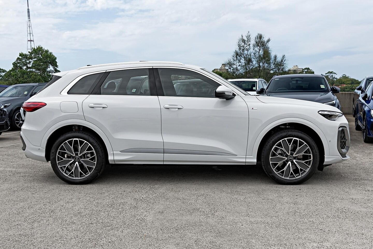 Image about Audi Q5 SUV TFSI quattro 200 kW sport