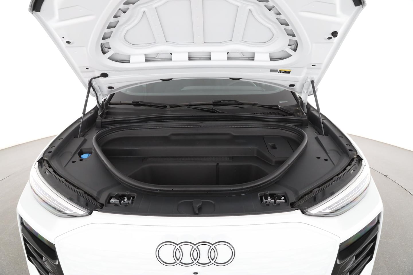 Bild über Audi Q6 Sportback e-tron e-tron - für weitere Informationen kontaktieren Sie den Audi Partner