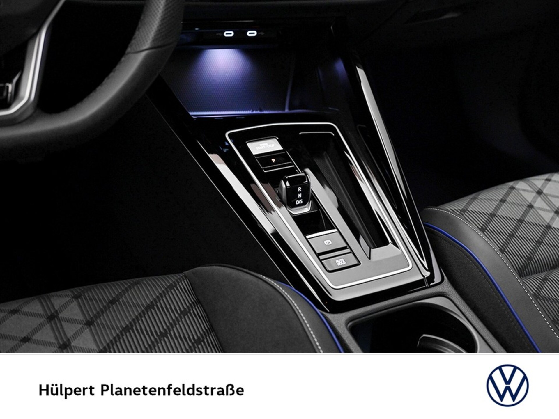 Volkswagen Golf R-Line