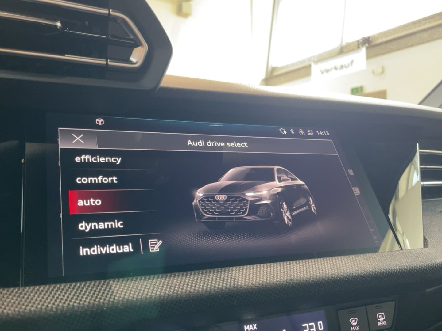 Bild über Audi A3 Limousine TDI S tronic - für weitere Informationen kontaktieren Sie den Audi Partner