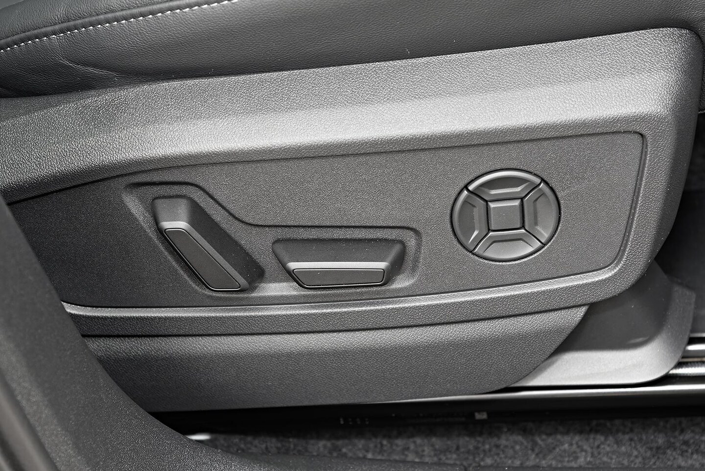 Image about Audi Q5 SUV TFSI quattro 200 kW sport