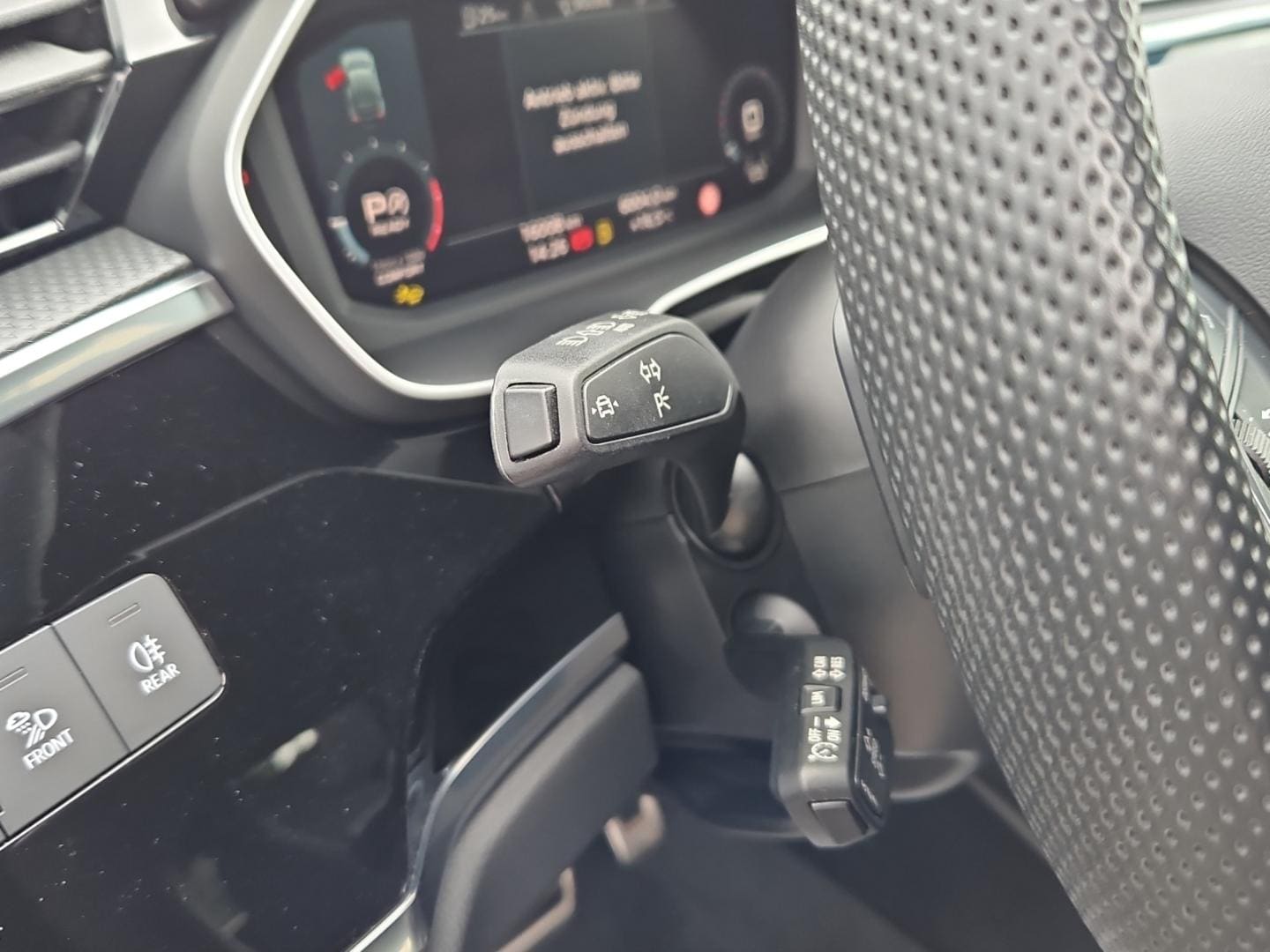 Bild über Audi Q3 Sportback S line 35 TFSI S tronic - für weitere Informationen kontaktieren Sie den Audi Partner