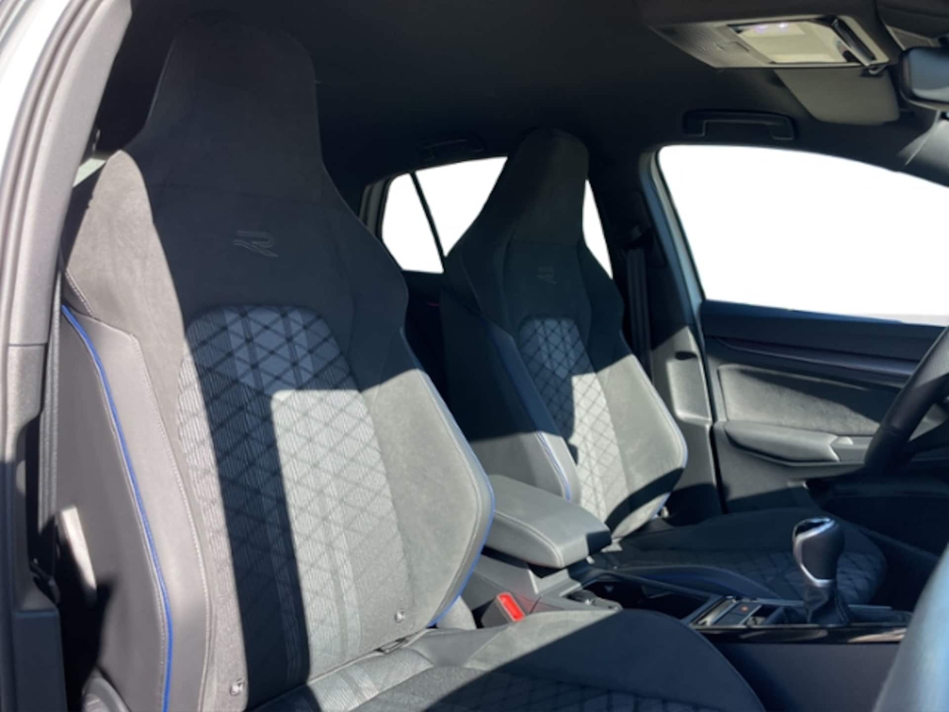 Volkswagen Golf R-Line