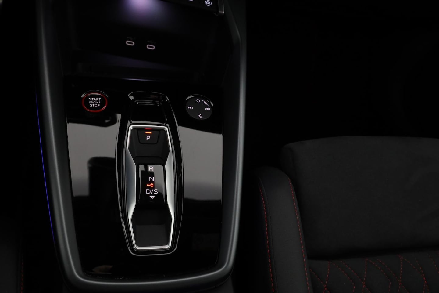 Bild über Audi S3 Sportback TFSI quattro S tronic - für weitere Informationen kontaktieren Sie den Audi Partner
