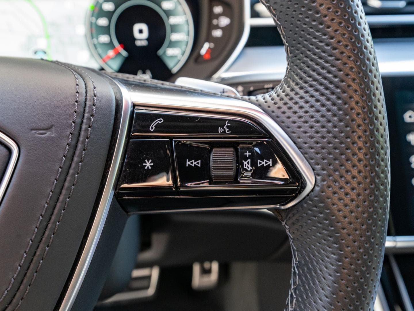 Bild über Audi A8 50 TDI quattro tiptronic - für weitere Informationen kontaktieren Sie den Audi Partner