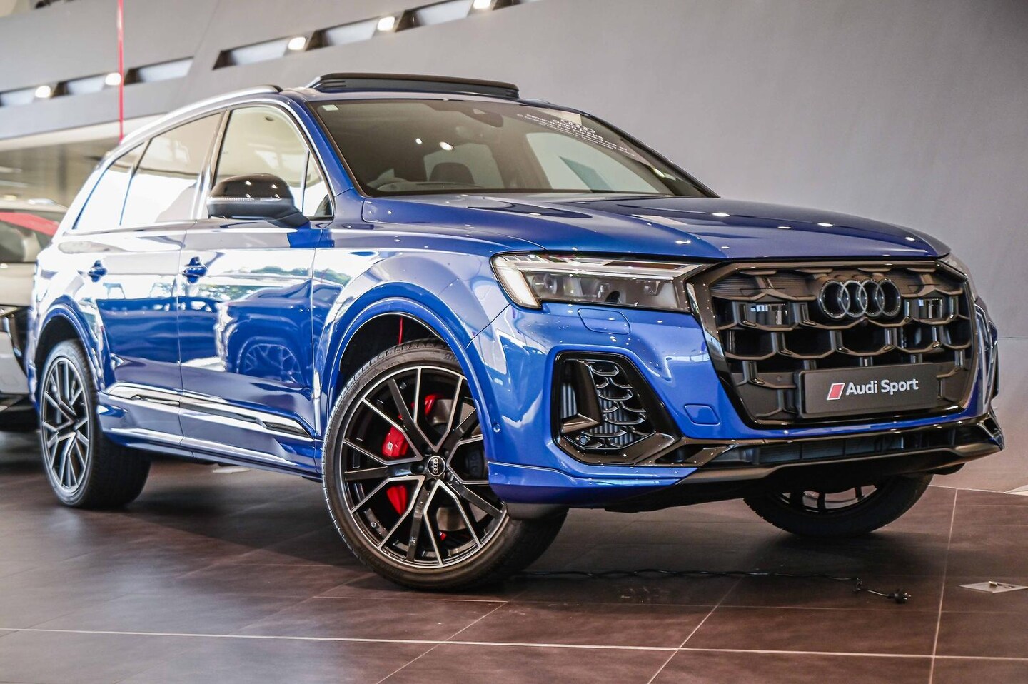Image about Audi SQ7 TFSI quattro tiptronic