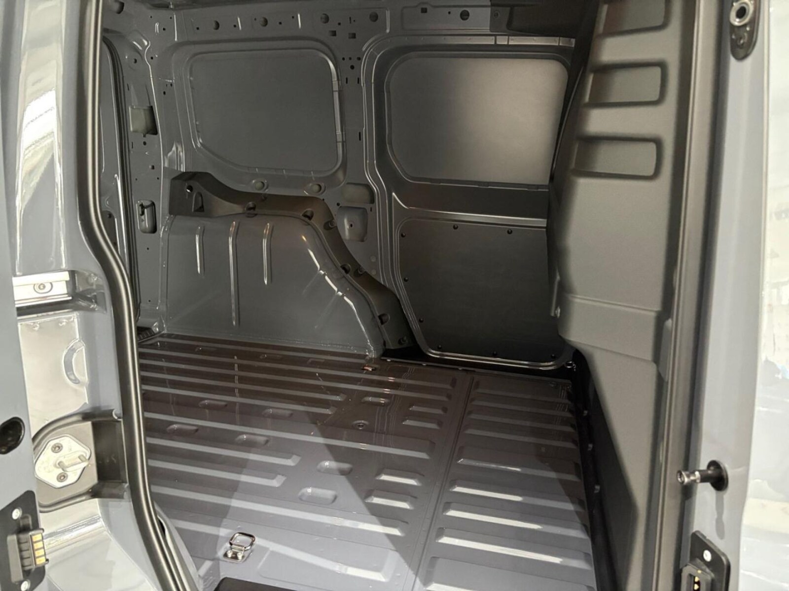 Volkswagen Caddy Cargo – Bild 10