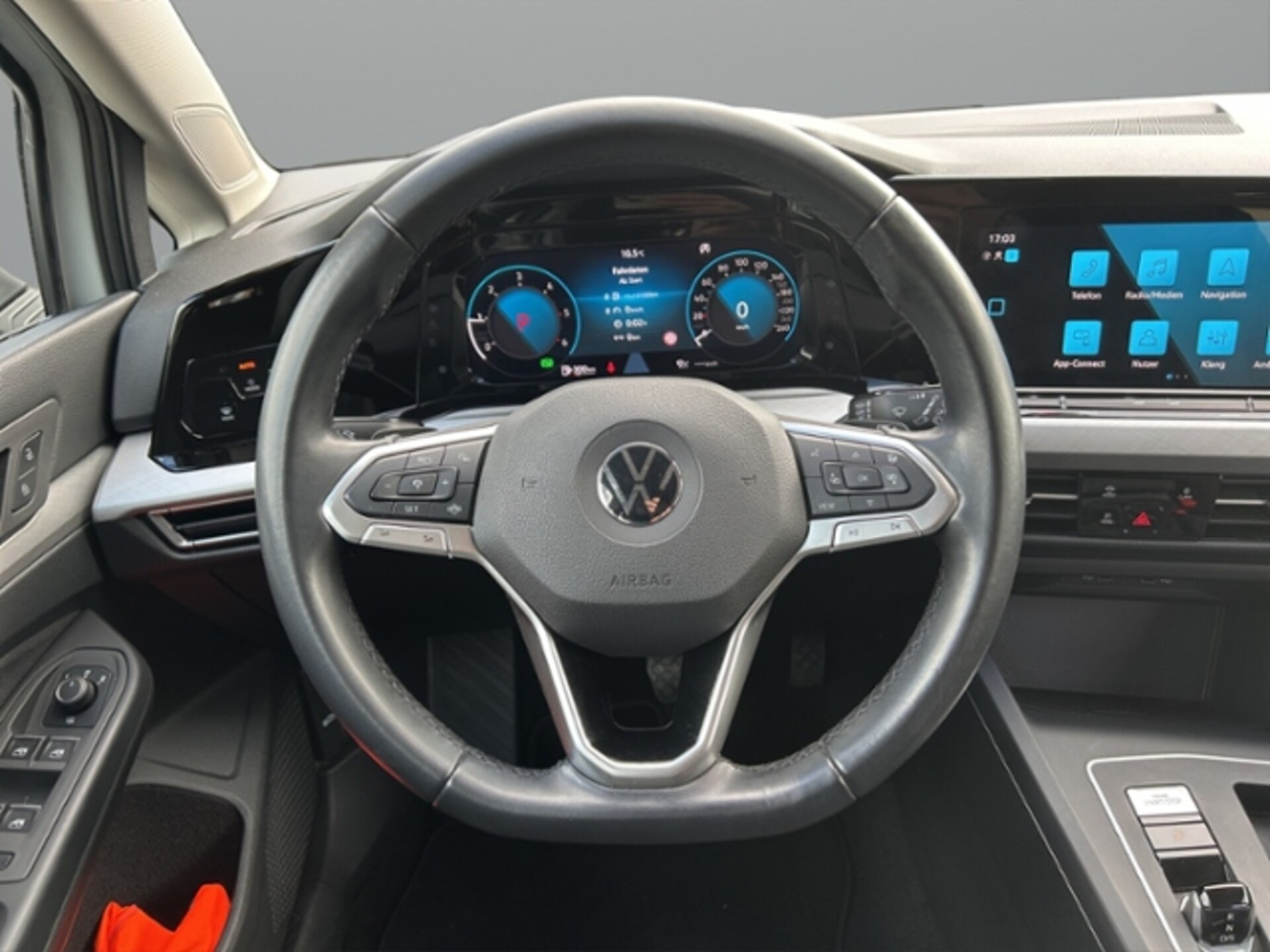 Volkswagen Golf Life