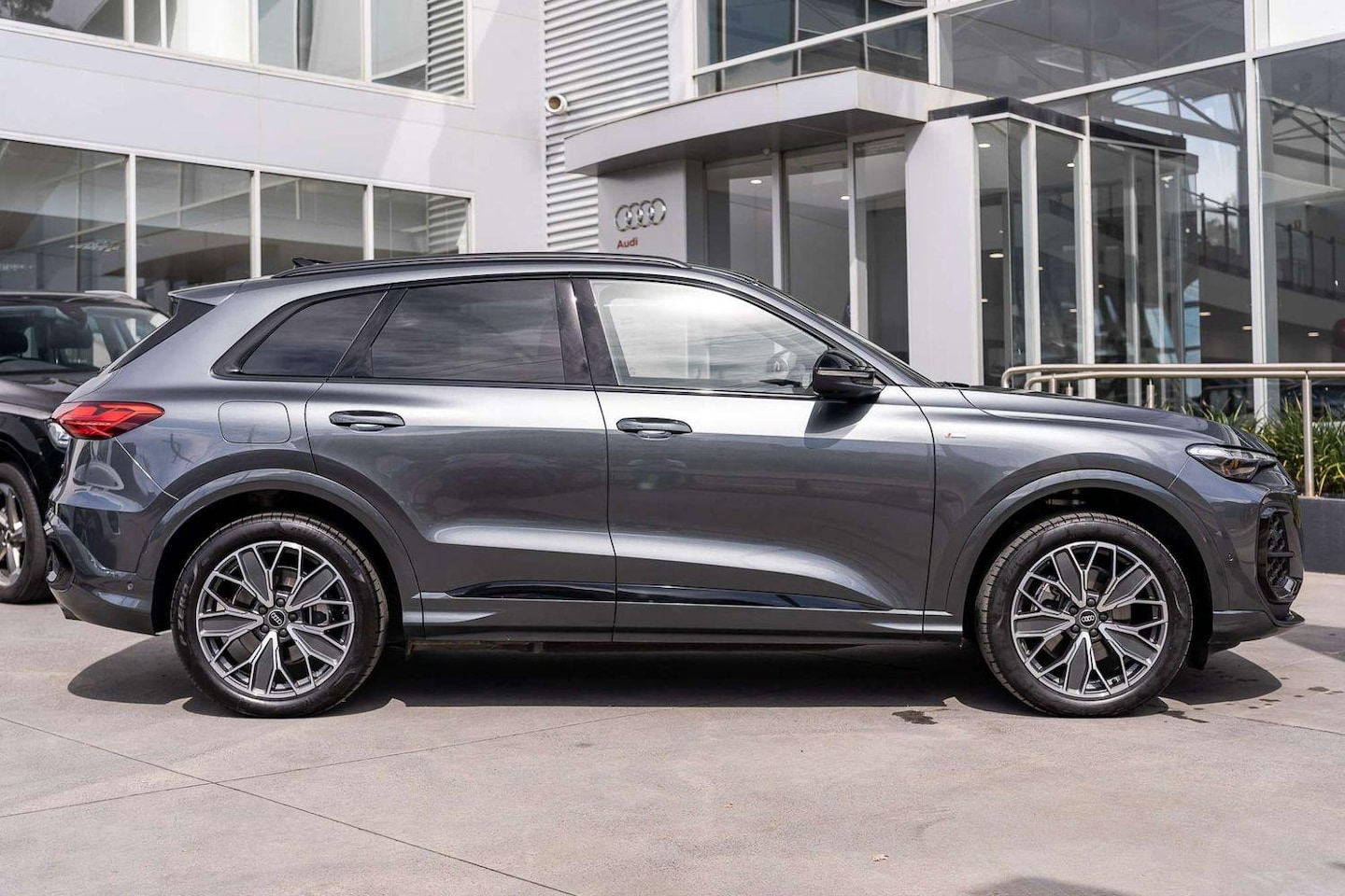 Image about Audi Q5 SUV TFSI quattro 200 kW sport