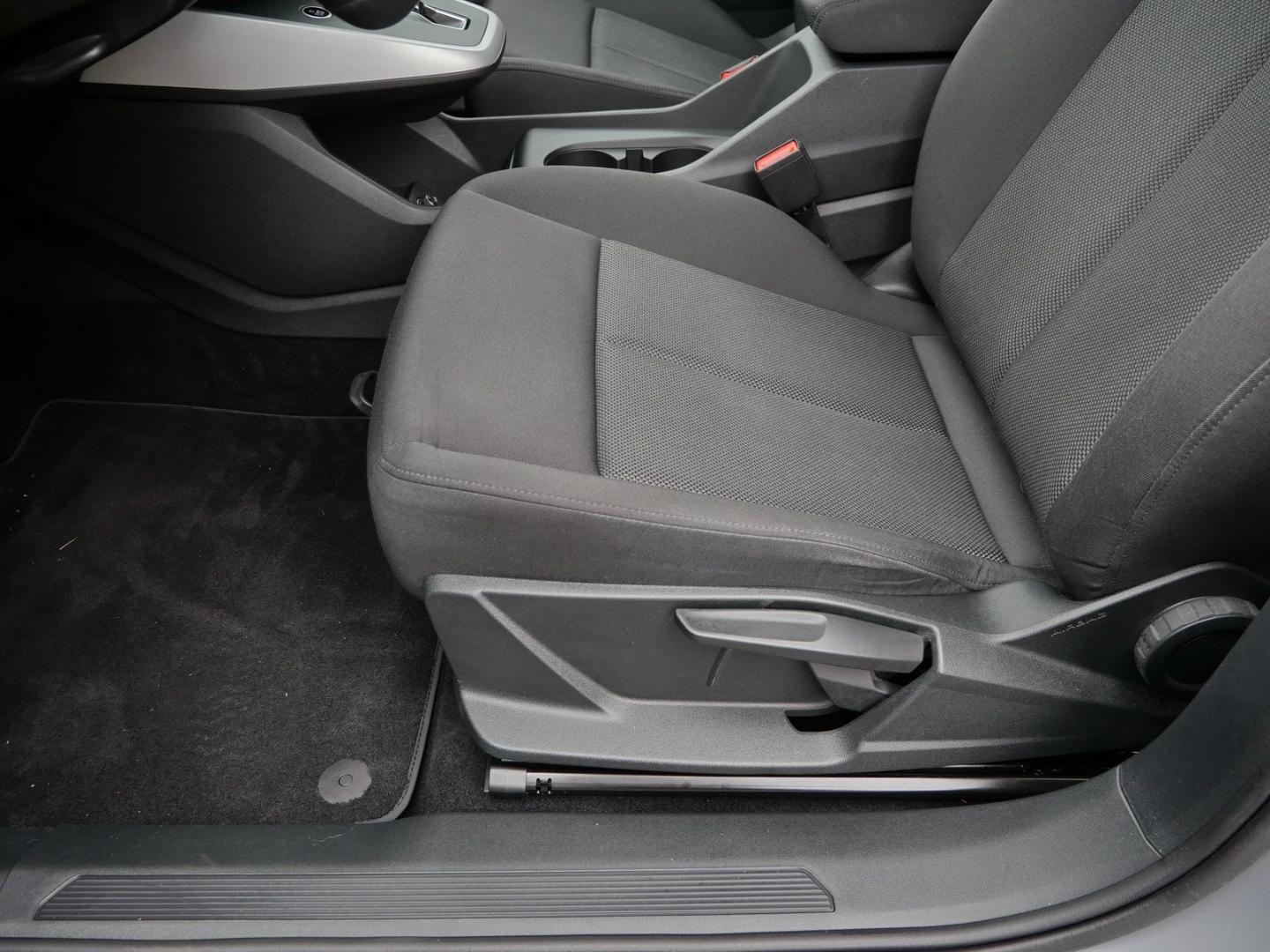 Image about Audi Q4 e-tron 40 e-tron