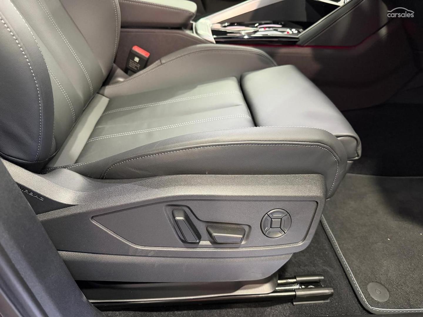 Image about Audi Q5 SUV TDI quattro 150 kW sport