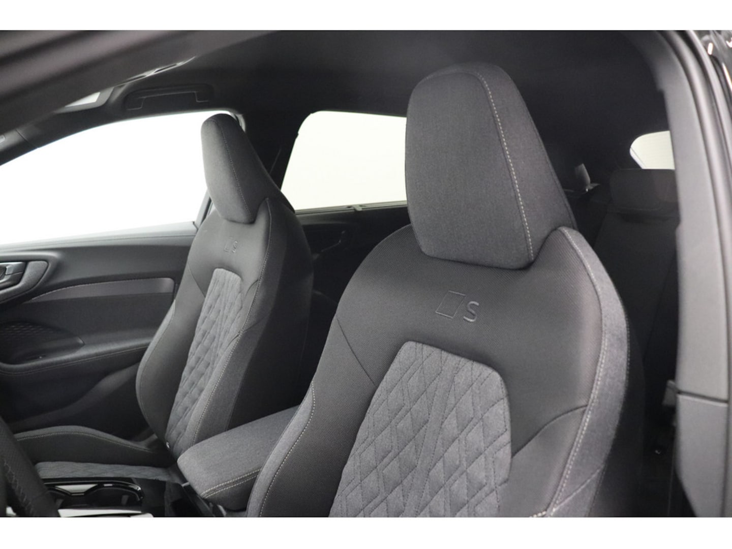 Bild über Audi A5 Avant TDI quattro 150 kW S tronic - für weitere Informationen kontaktieren Sie den Audi Partner
