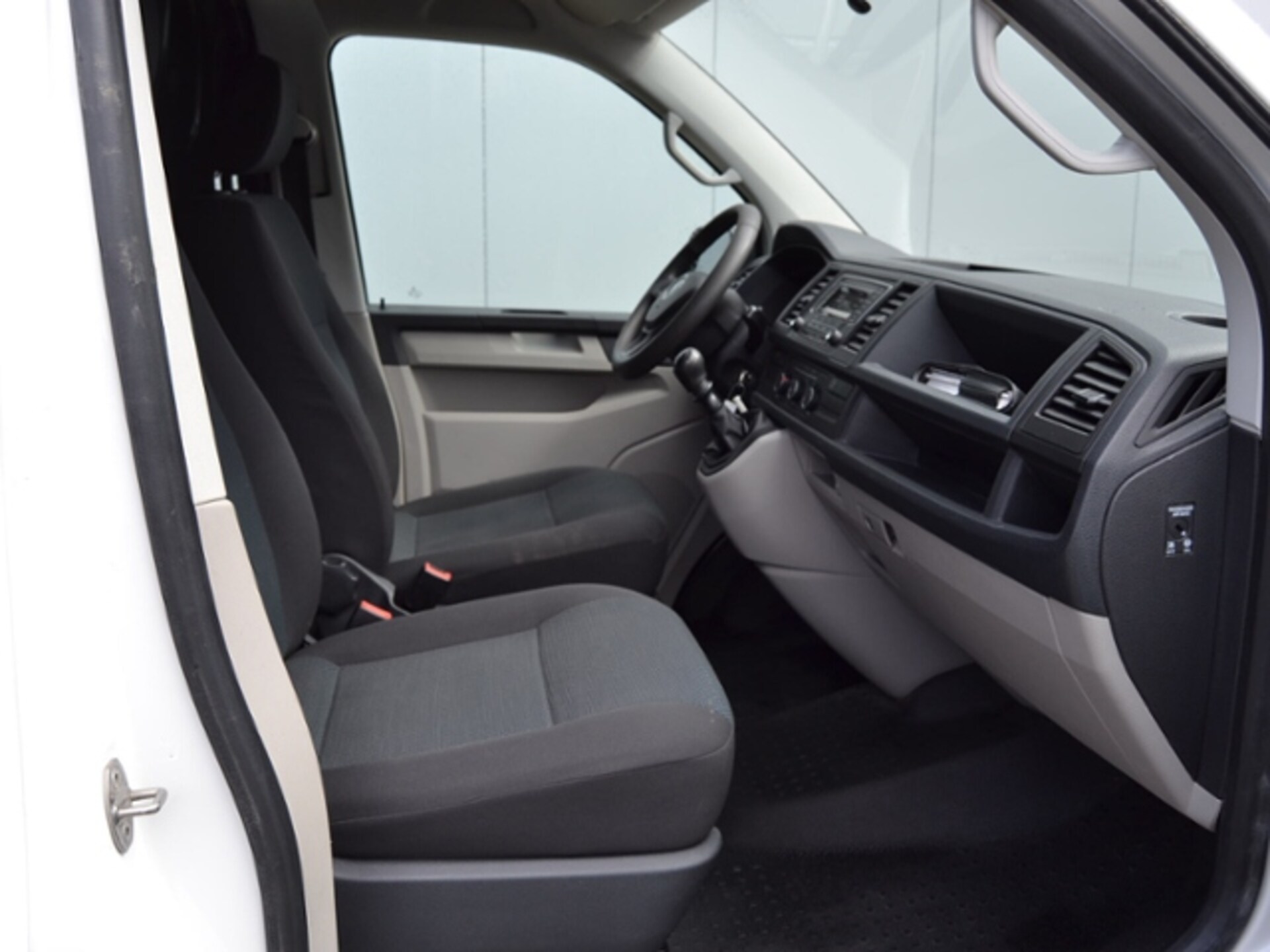 Volkswagen T6 Transporter Kasten kurzer Radstand
