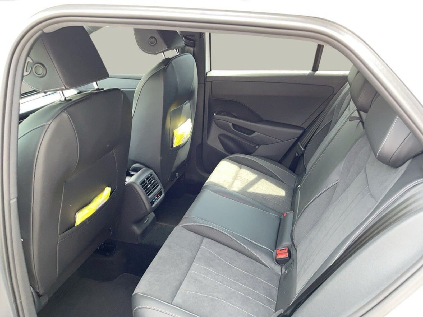 Volkswagen T-Roc – Bild 13