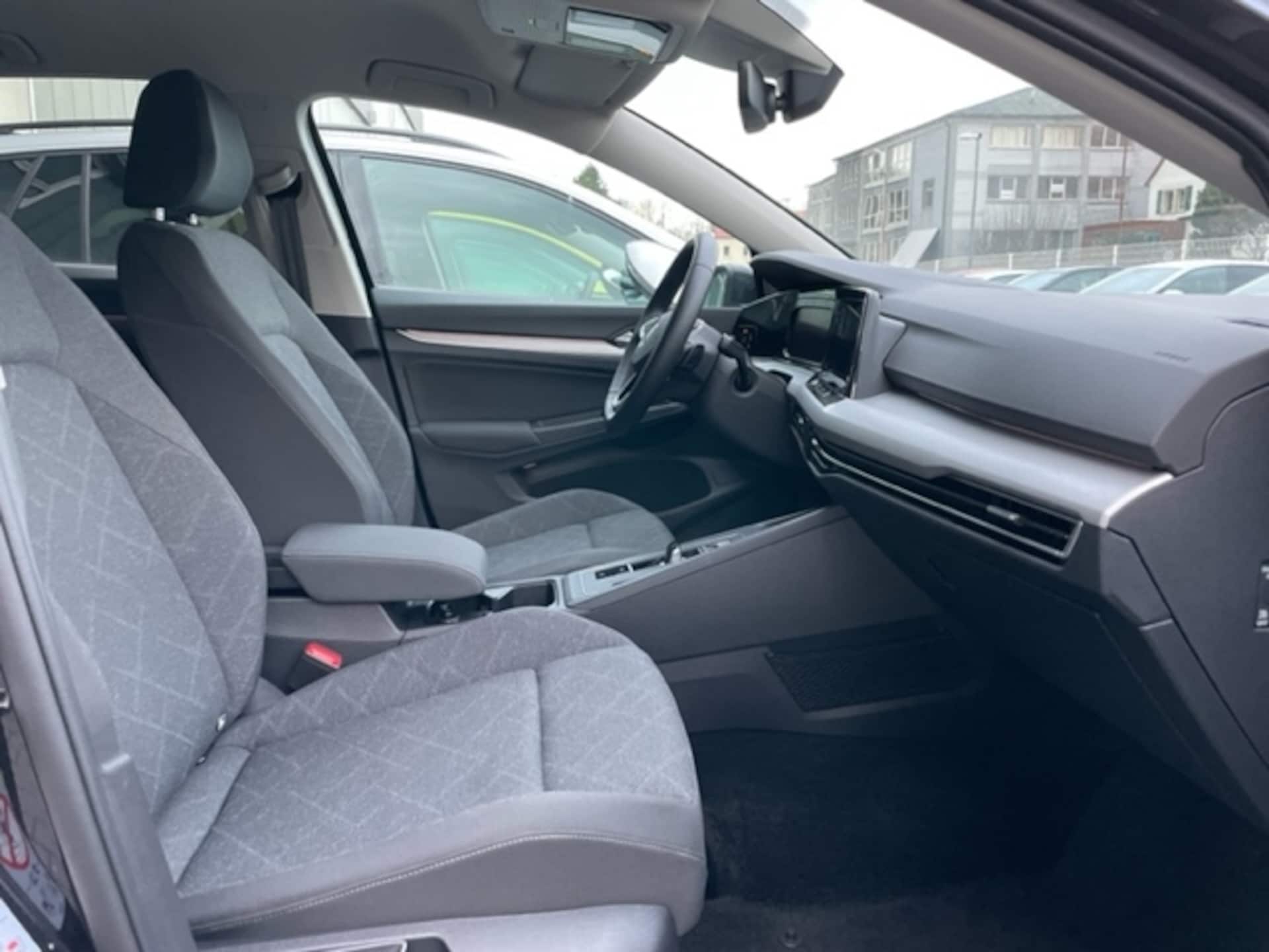 Volkswagen Golf Life
