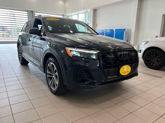 Photo of 2025 Audi Q7