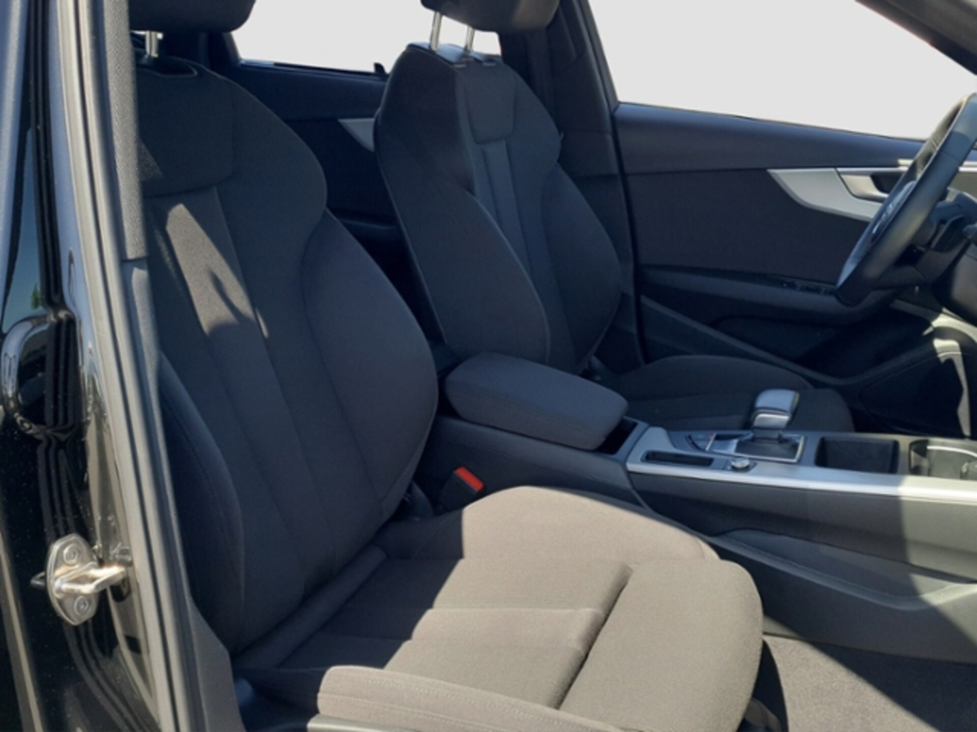 Audi A4 Avant S line