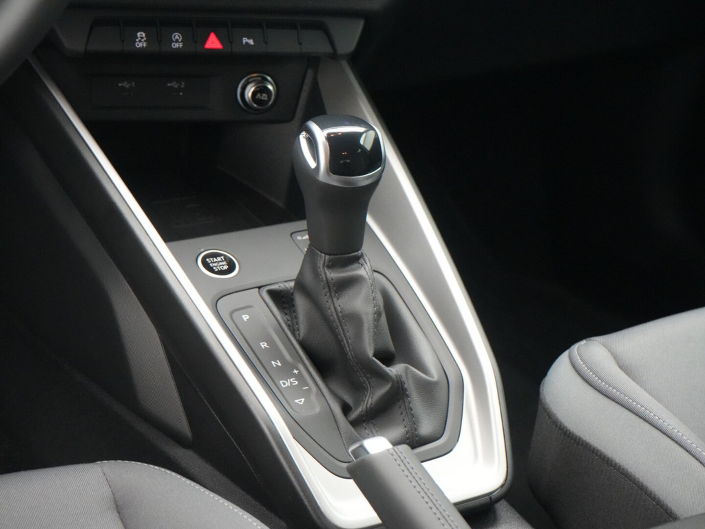 Bild über Audi A1 Sportback S line 35 TFSI S tronic - für weitere Informationen kontaktieren Sie den Audi Partner