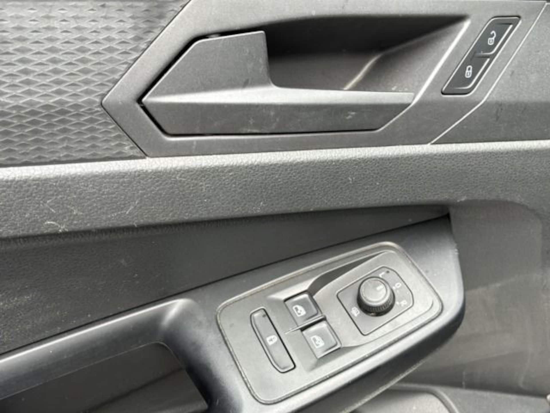 Volkswagen Caddy Basis-Modell
