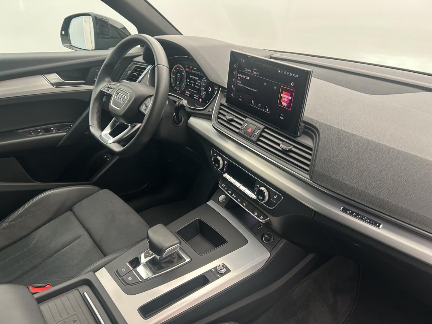 Bild über Audi Q5 TFSI e S line business 55 TFSI e quattro S tronic - für weitere Informationen kontaktieren Sie den Audi Partner