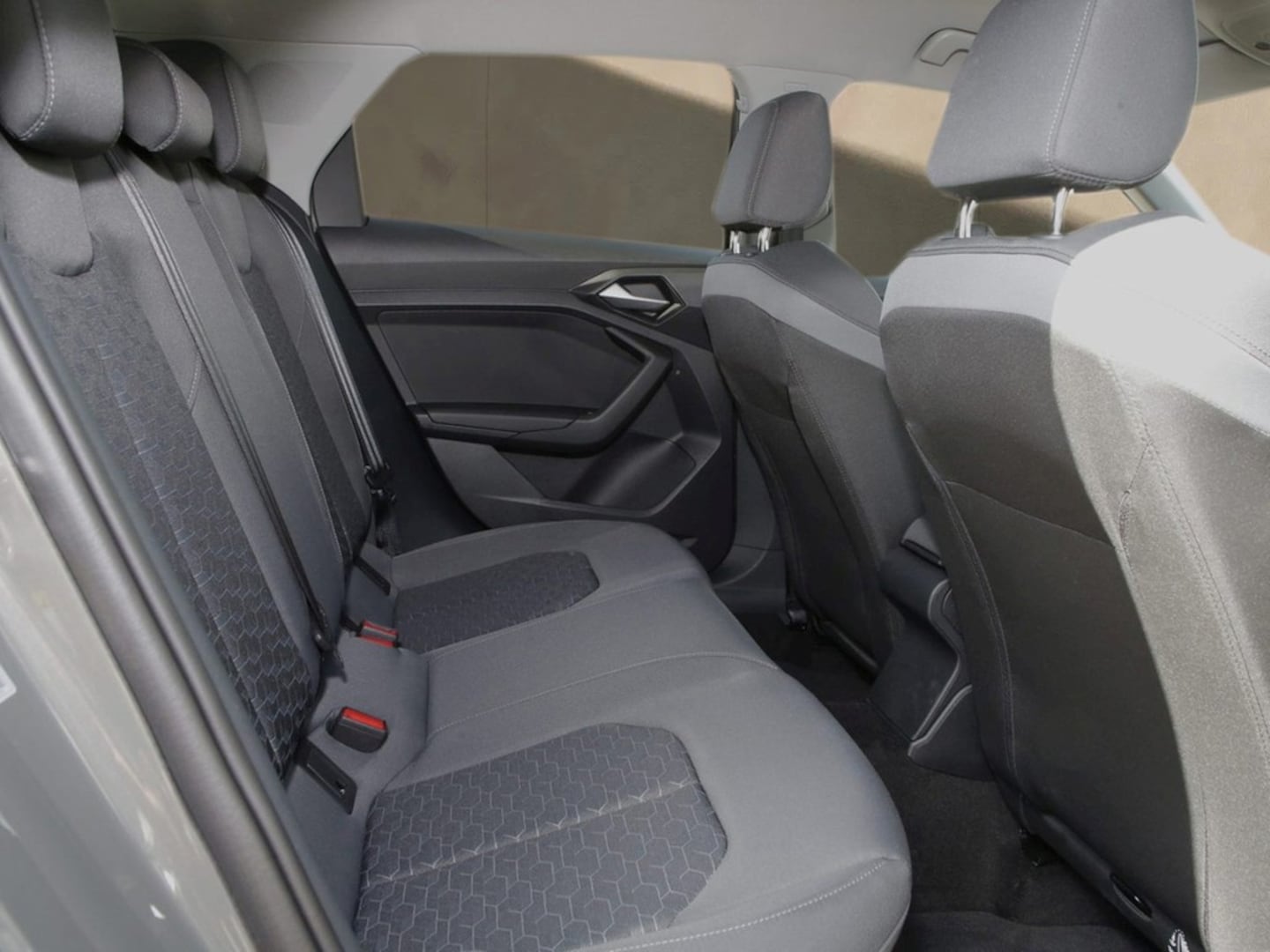 Bild über Audi A1 Sportback S line 25 TFSI S tronic - für weitere Informationen kontaktieren Sie den Audi Partner