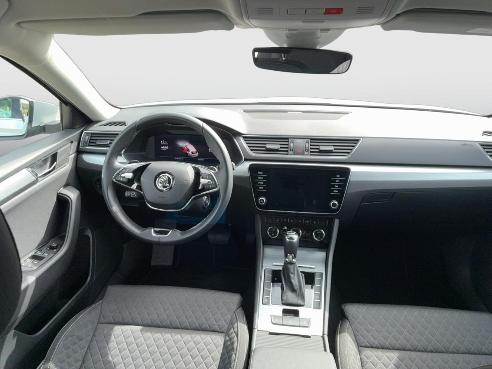 Škoda Superb Combi – Bild 9