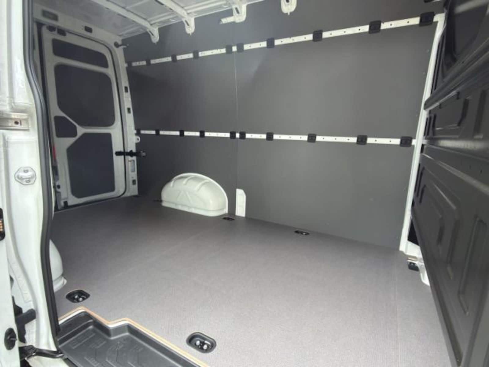 Volkswagen Crafter Kasten mittlerer Radstand – Bild 15