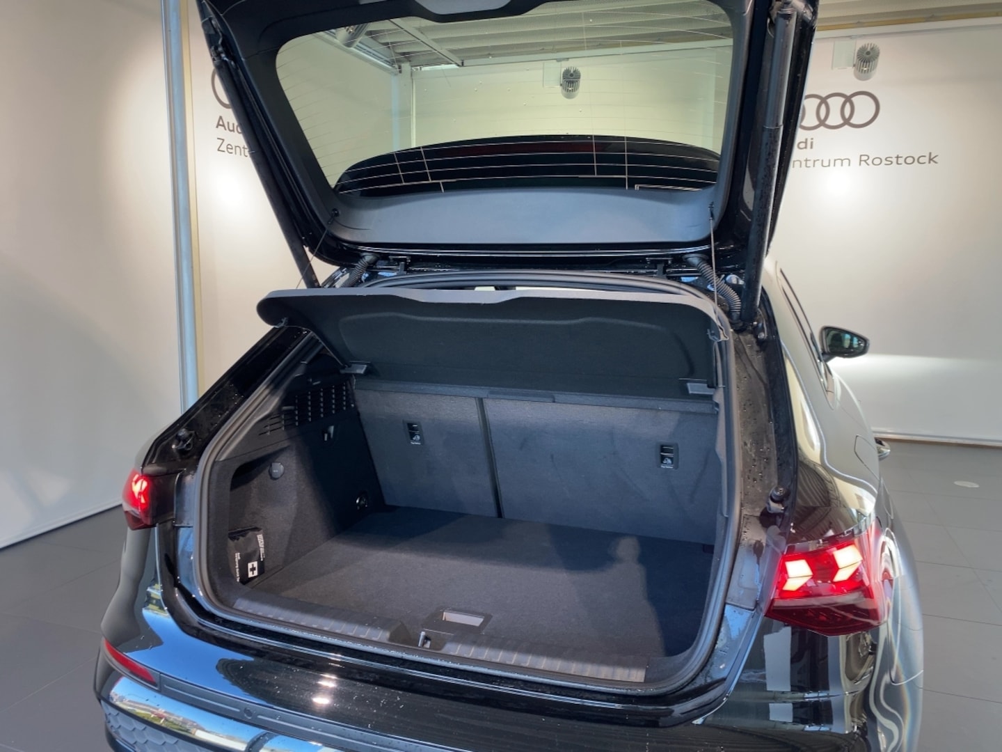 Bild über Audi A3 Sportback advanced 35 TFSI S tronic - für weitere Informationen kontaktieren Sie den Audi Partner