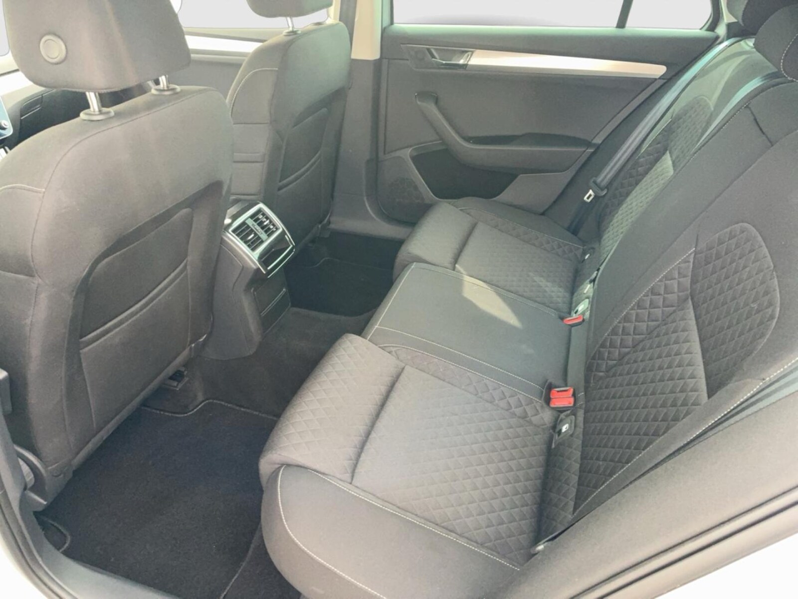 Škoda Superb Combi – Bild 12