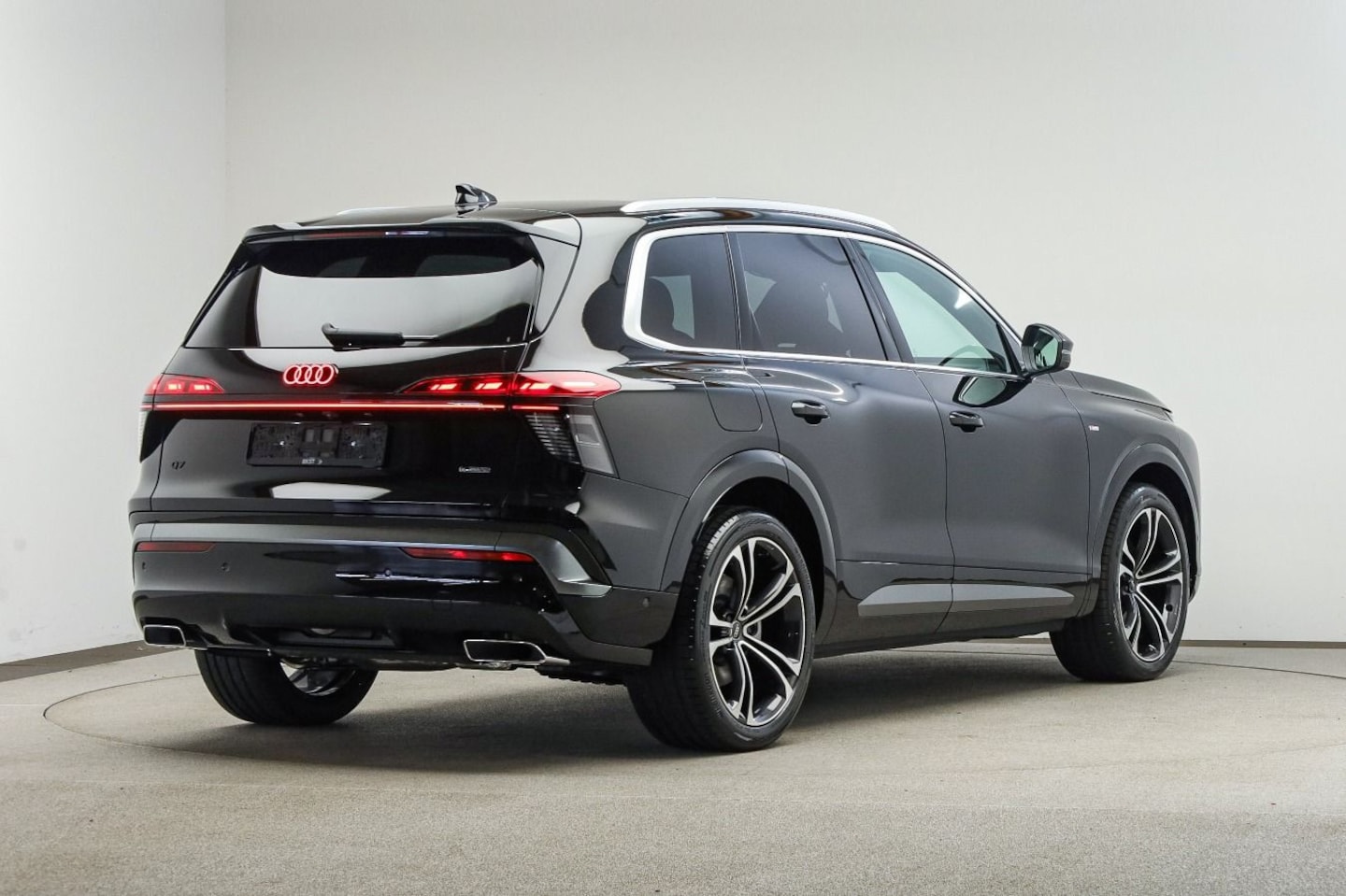 Bild über Audi Q7 SUV TDI quattro 220 kW tiptronic - für weitere Informationen kontaktieren Sie den Audi Partner