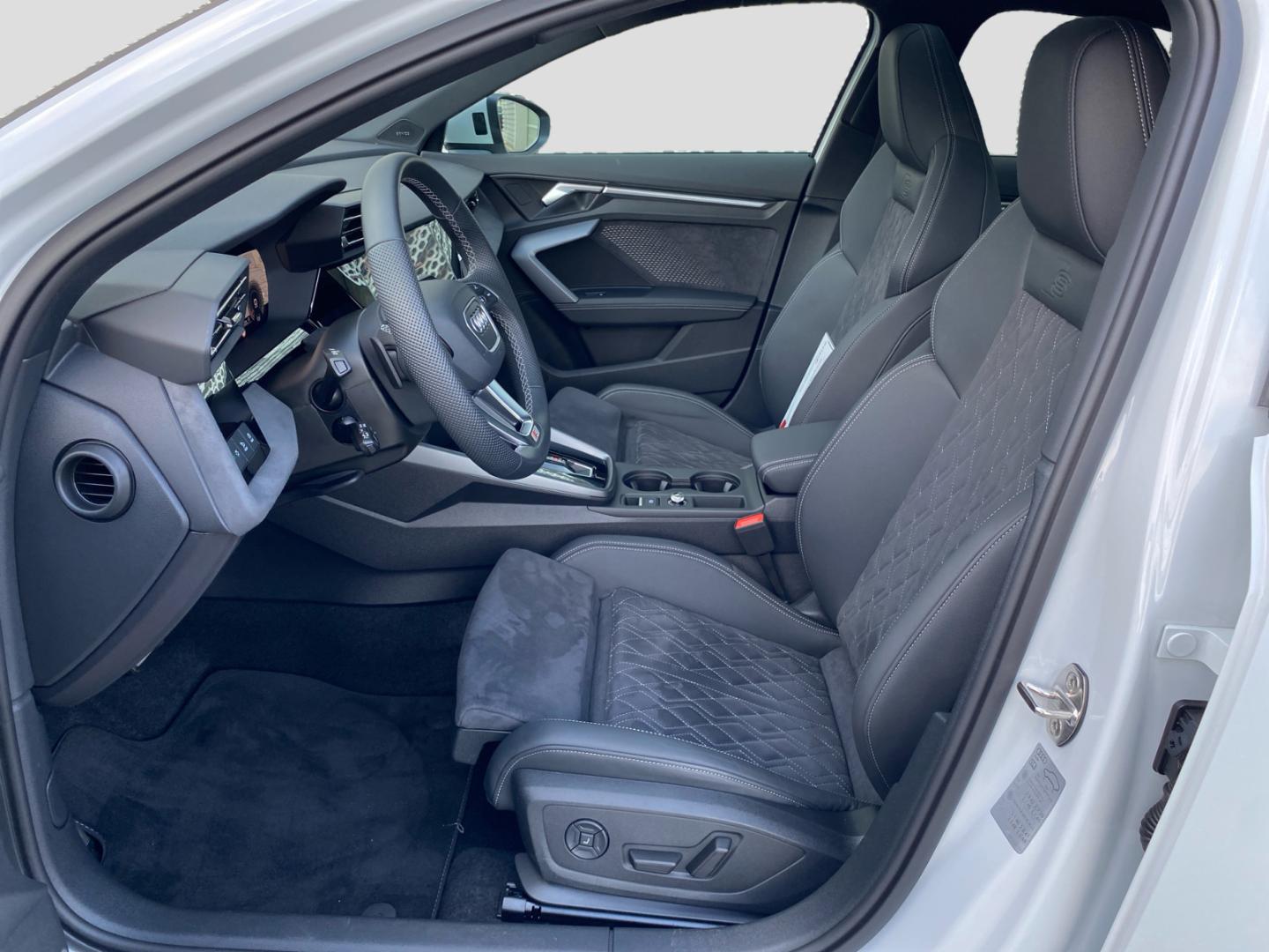 Image about Audi S3 Limousine TFSI quattro S tronic