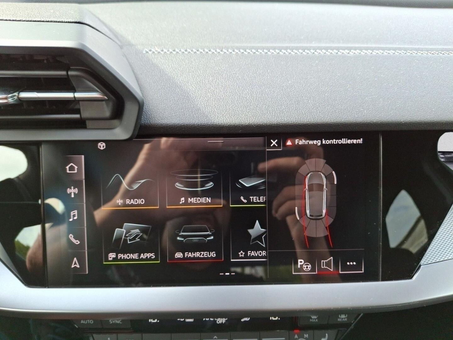 Bild über Audi A3 Sportback 30 TDI S tronic - für weitere Informationen kontaktieren Sie den Audi Partner