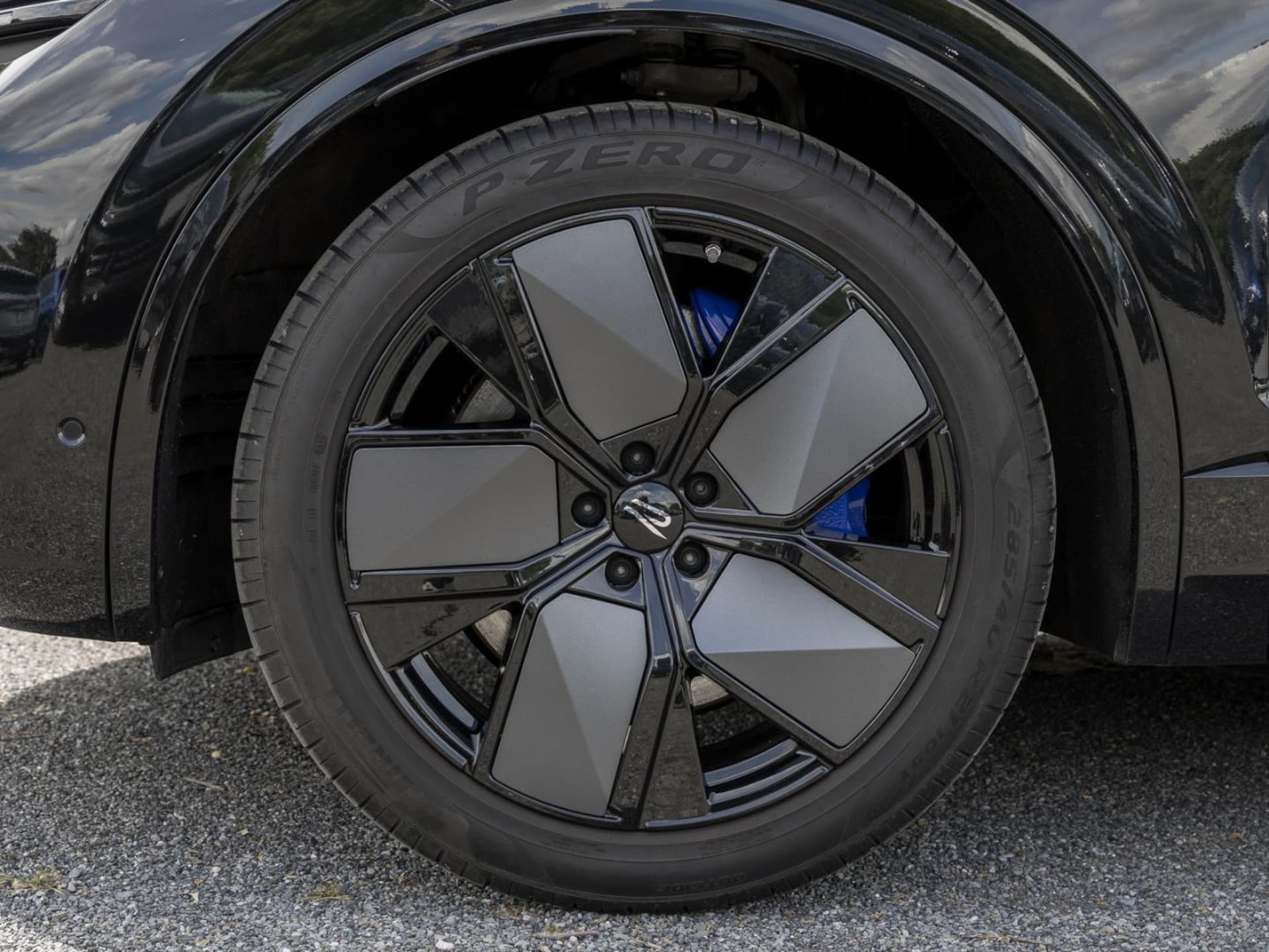 Volkswagen Touareg R