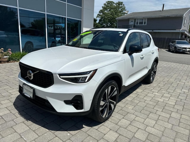 2023 Volvo XC40