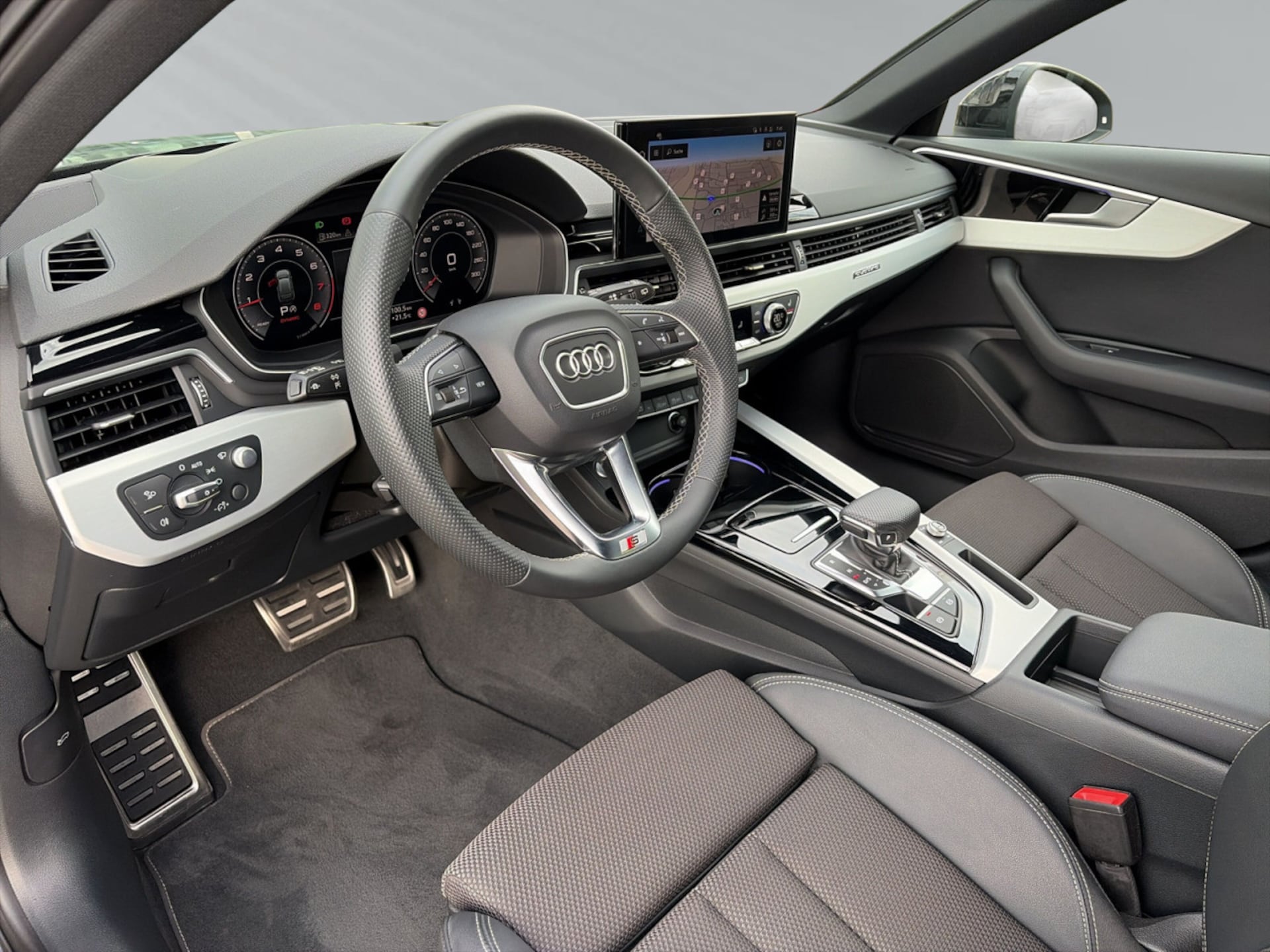 Audi A4 Avant S line